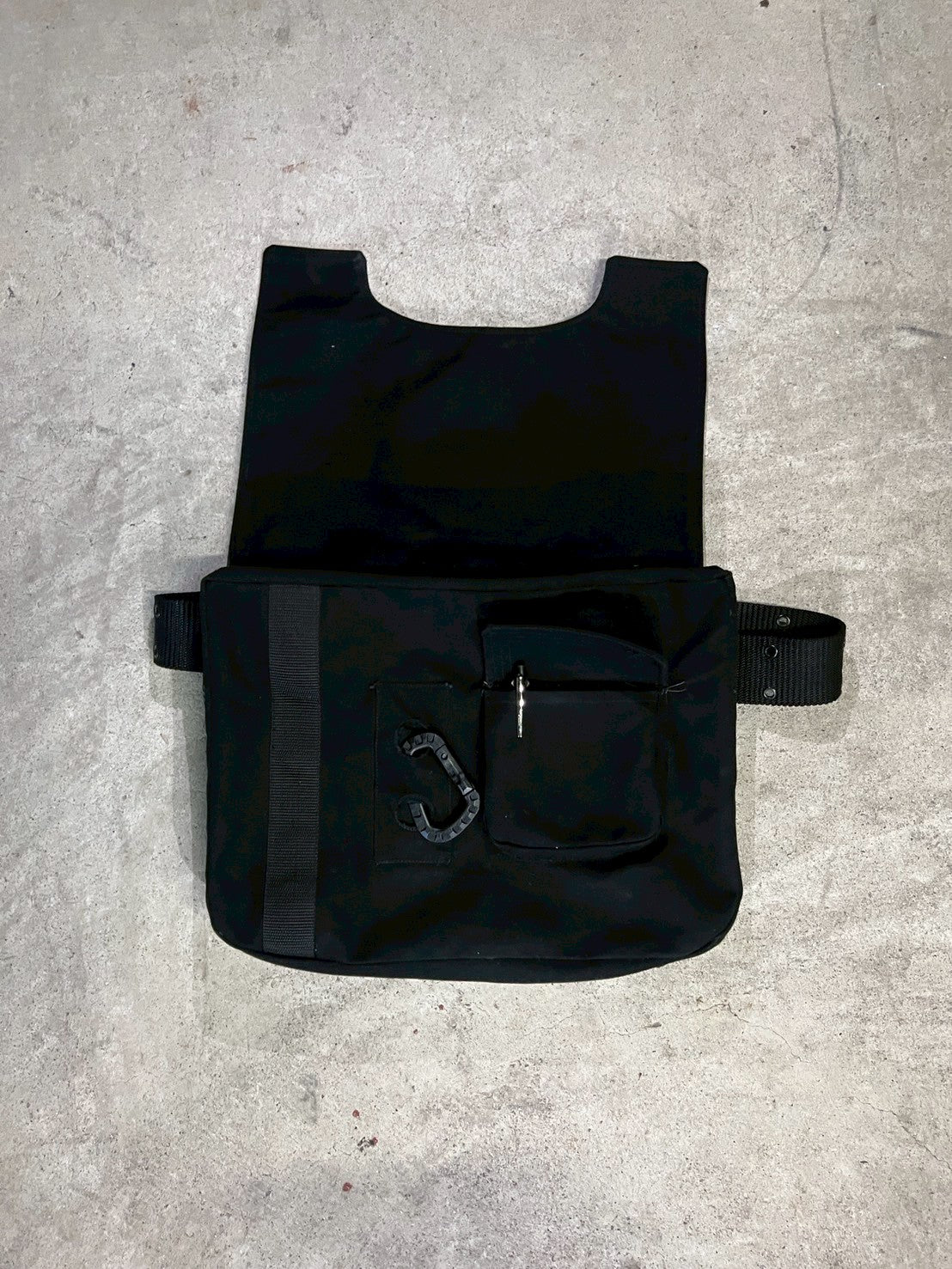 TACTICAL CROSS BAG